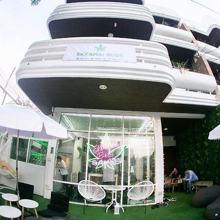 420 Hostel - Ekkamai Buds & Beds Бангкок Экстерьер фото