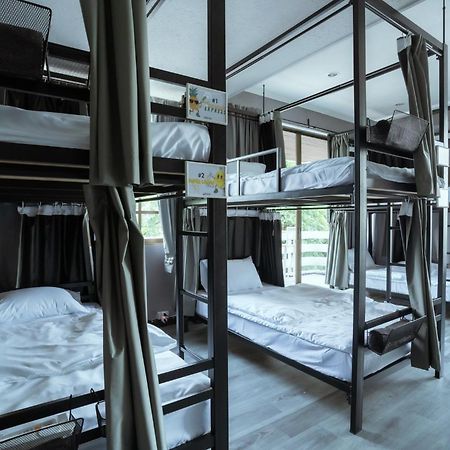 420 Hostel - Ekkamai Buds & Beds Бангкок Экстерьер фото