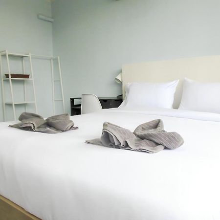 420 Hostel - Ekkamai Buds & Beds Бангкок Экстерьер фото