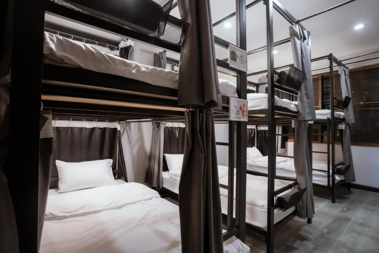 420 Hostel - Ekkamai Buds & Beds Бангкок Экстерьер фото