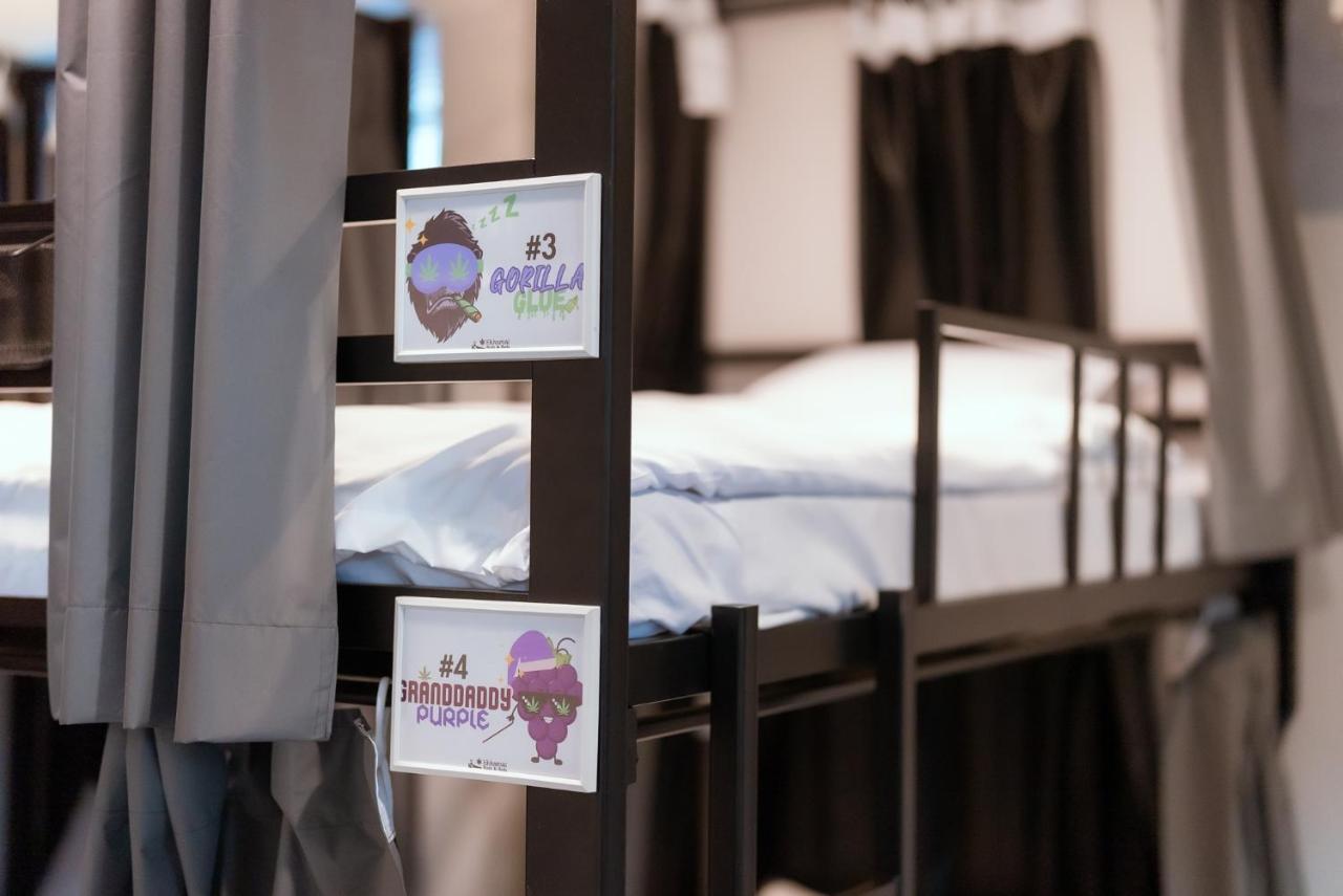 420 Hostel - Ekkamai Buds & Beds Бангкок Экстерьер фото