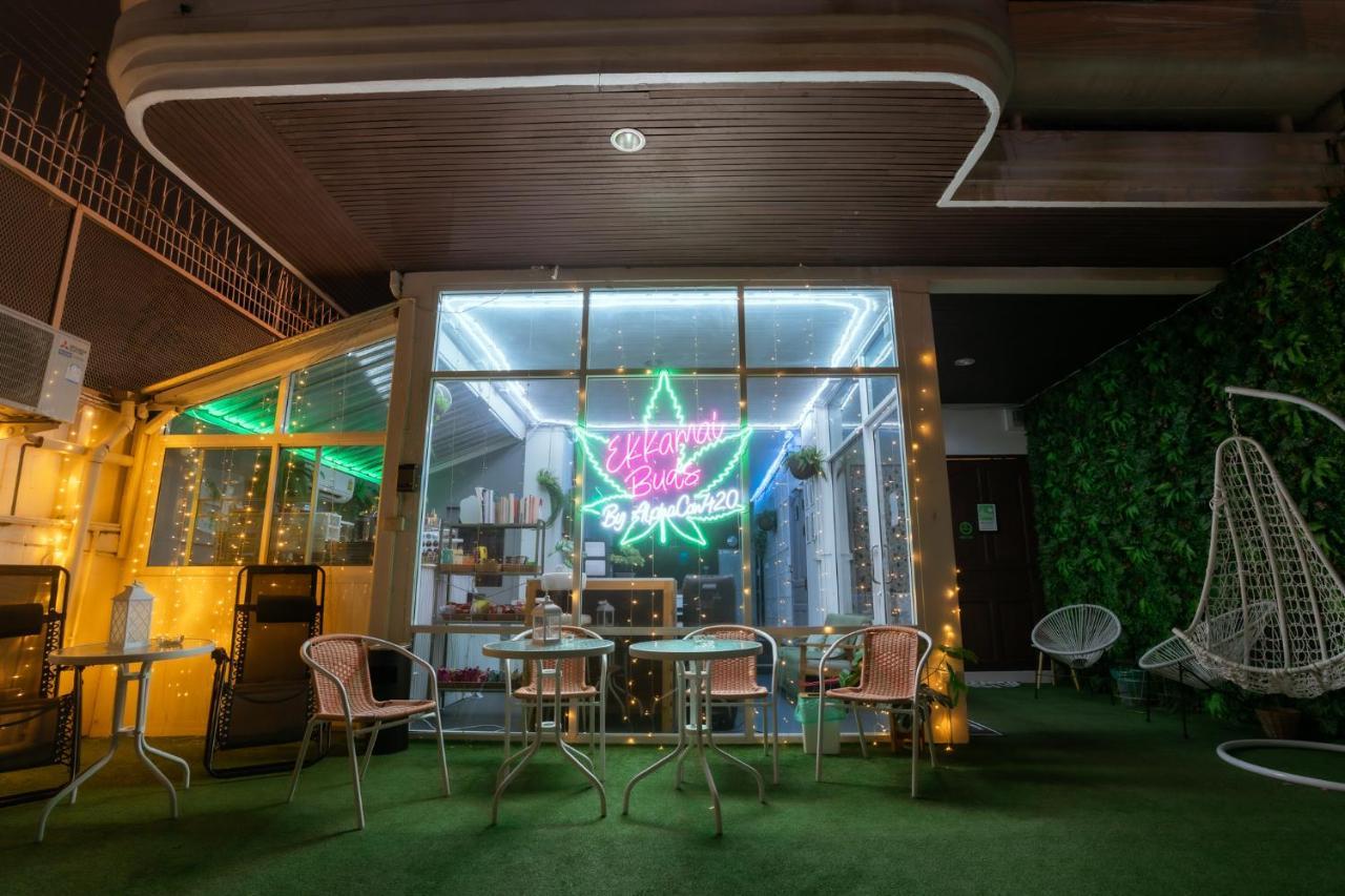 420 Hostel - Ekkamai Buds & Beds Бангкок Экстерьер фото