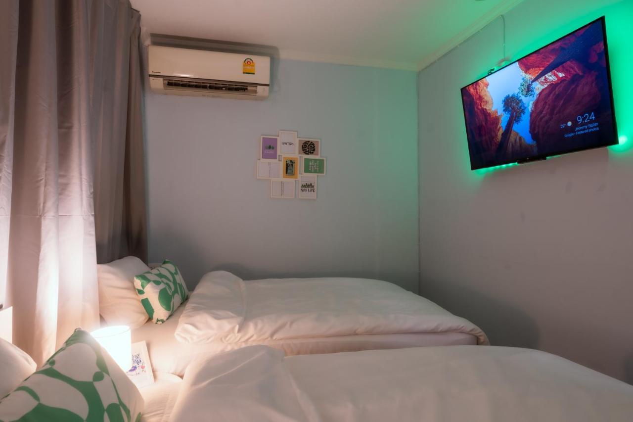 420 Hostel - Ekkamai Buds & Beds Бангкок Экстерьер фото