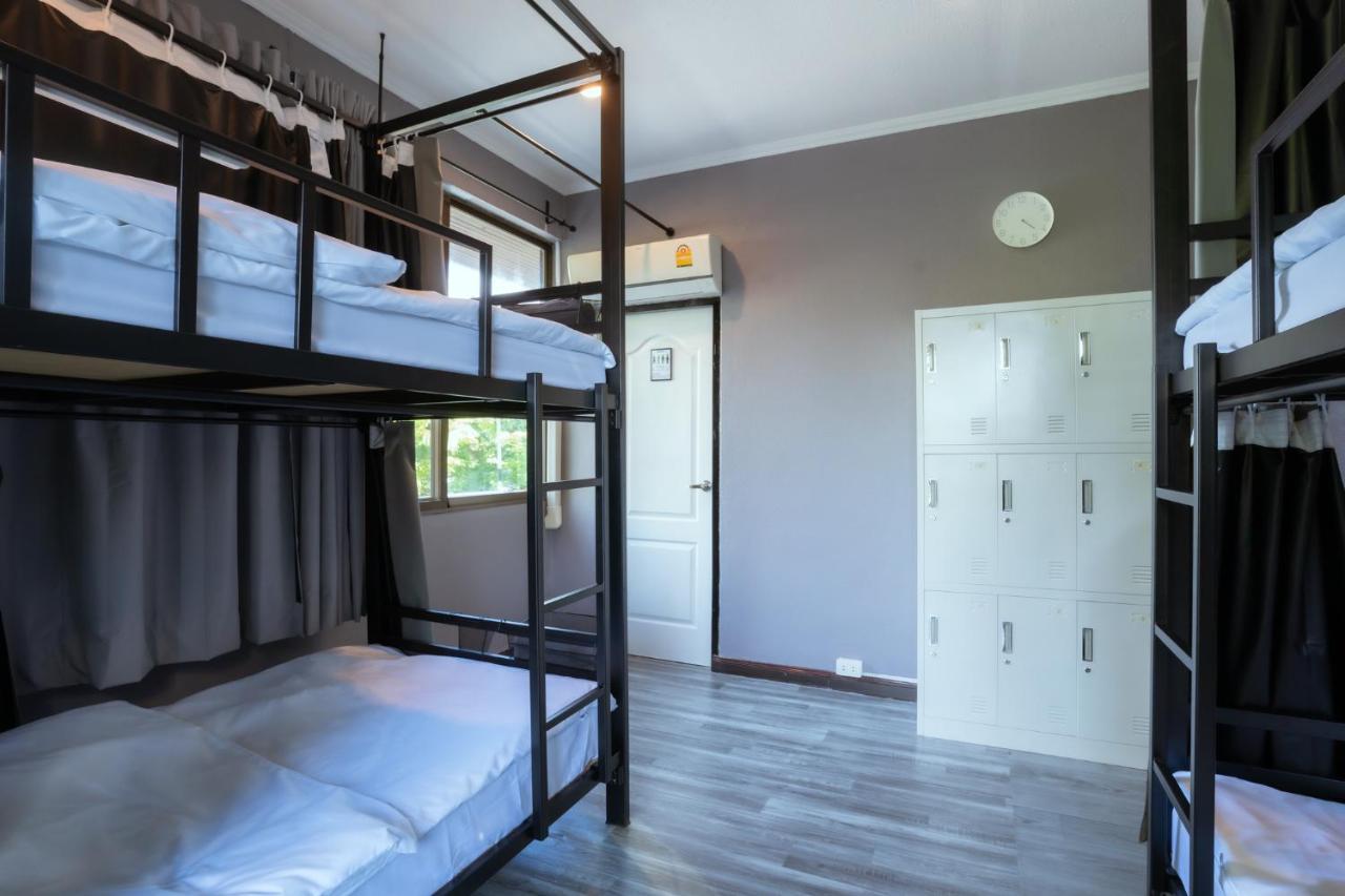 420 Hostel - Ekkamai Buds & Beds Бангкок Экстерьер фото