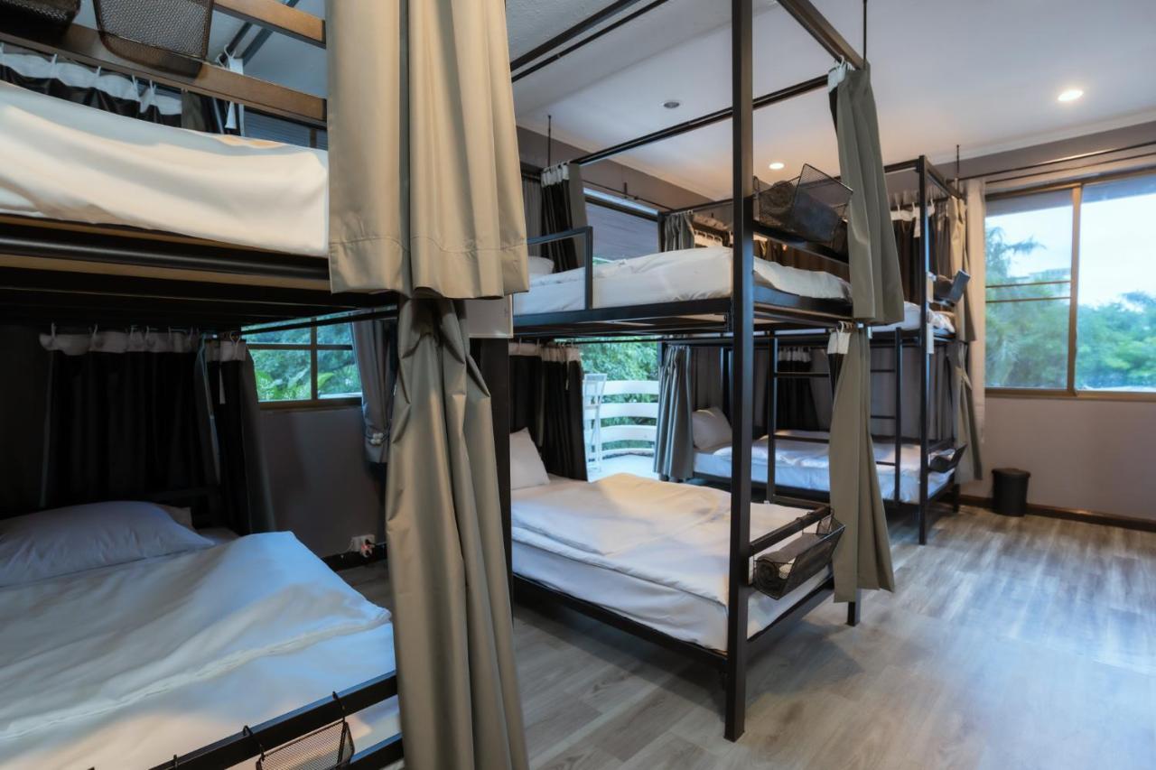 420 Hostel - Ekkamai Buds & Beds Бангкок Экстерьер фото