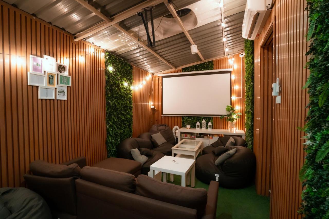 420 Hostel - Ekkamai Buds & Beds Бангкок Экстерьер фото