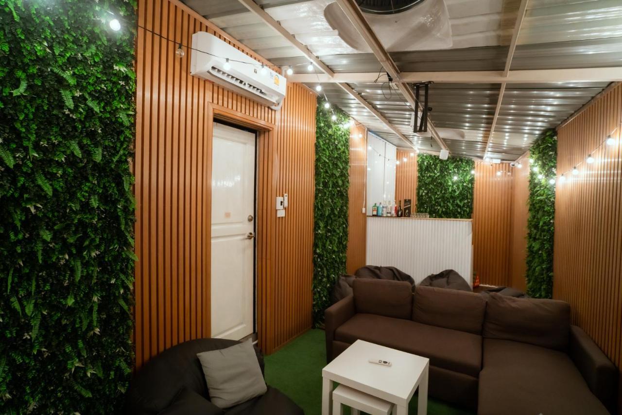 420 Hostel - Ekkamai Buds & Beds Бангкок Экстерьер фото