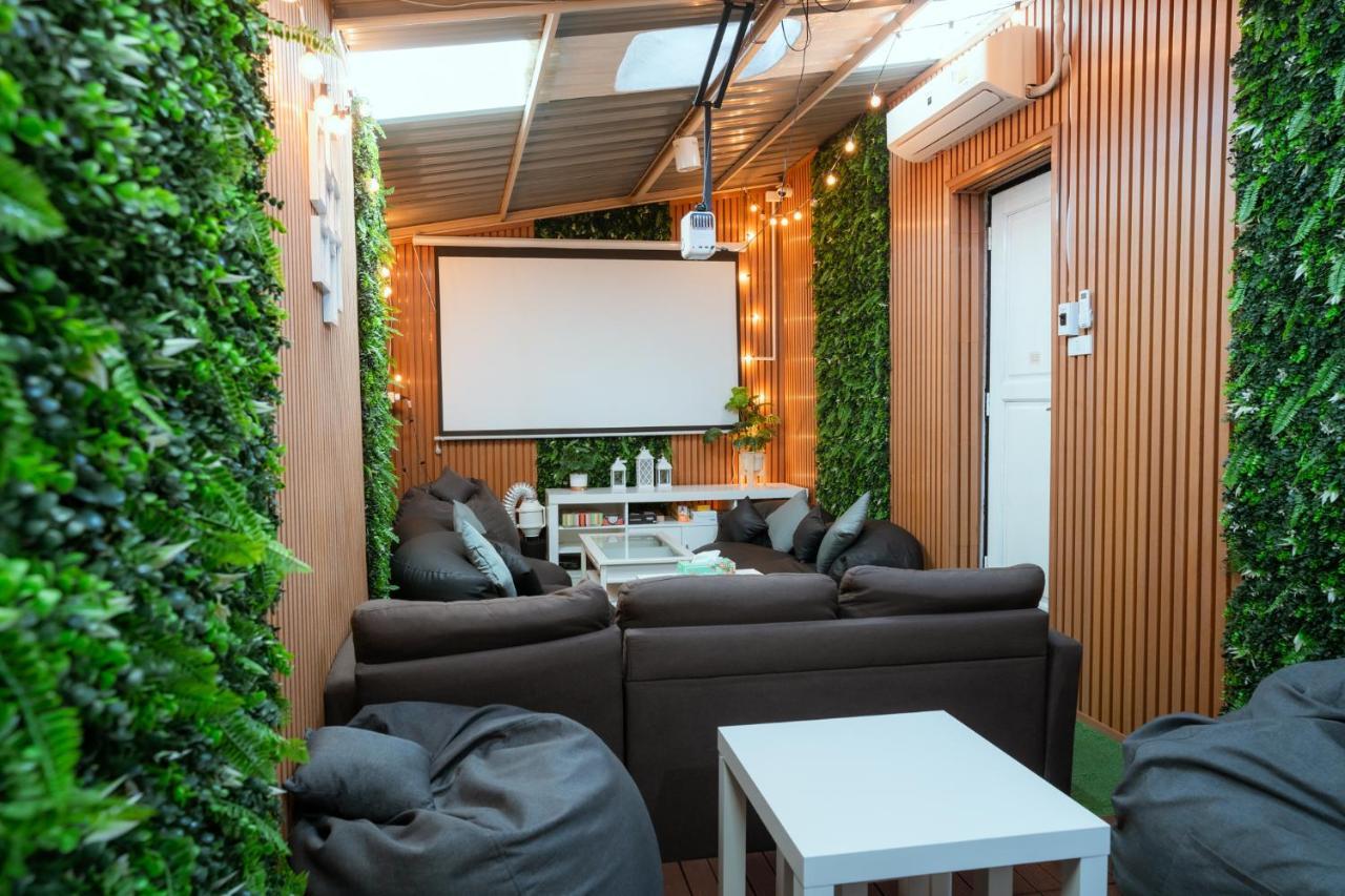 420 Hostel - Ekkamai Buds & Beds Бангкок Экстерьер фото
