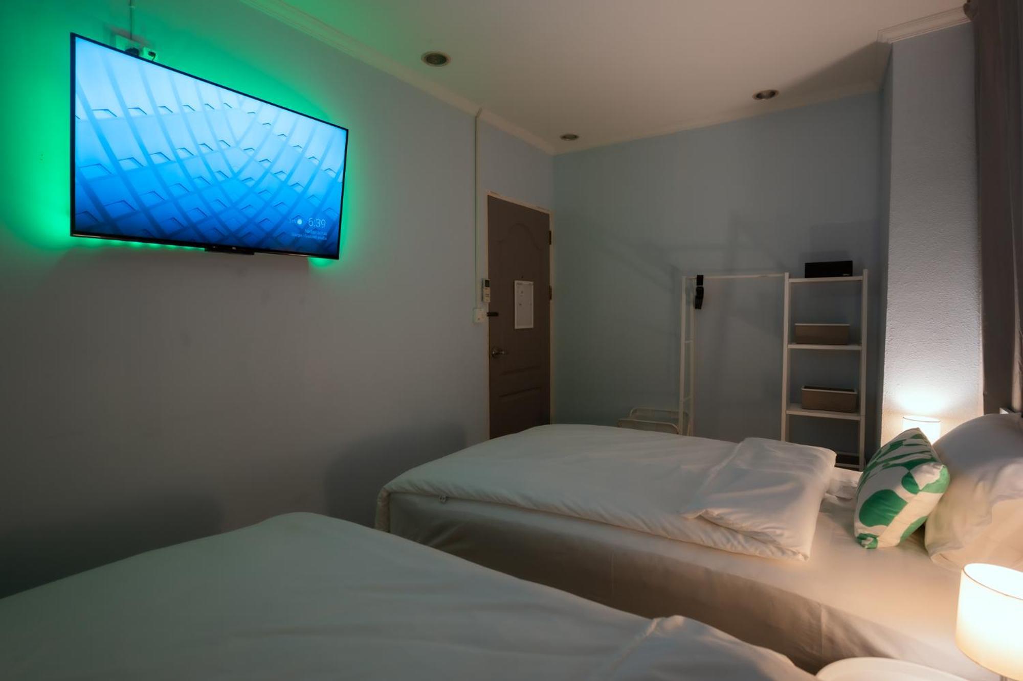 420 Hostel - Ekkamai Buds & Beds Бангкок Экстерьер фото