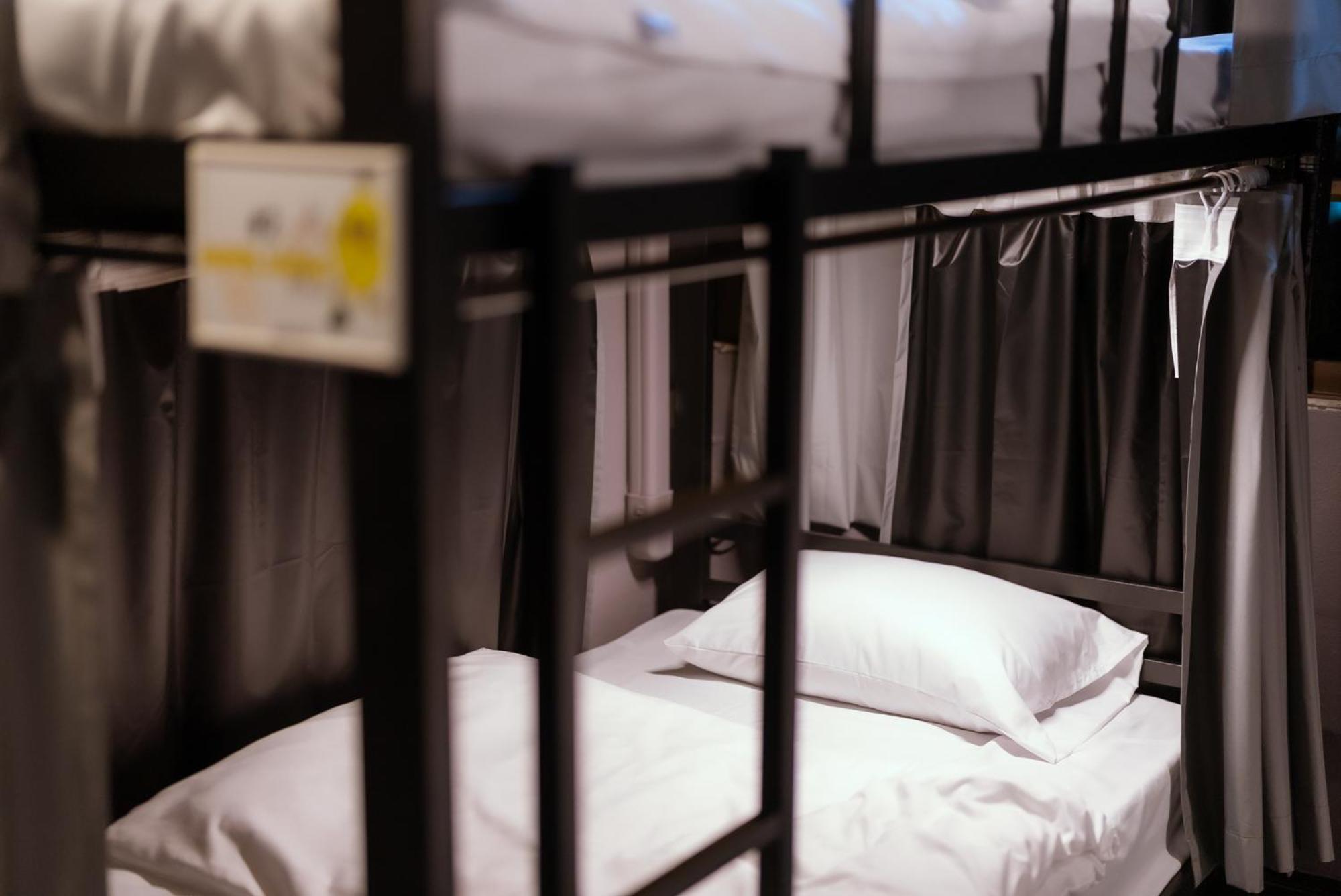 420 Hostel - Ekkamai Buds & Beds Бангкок Экстерьер фото