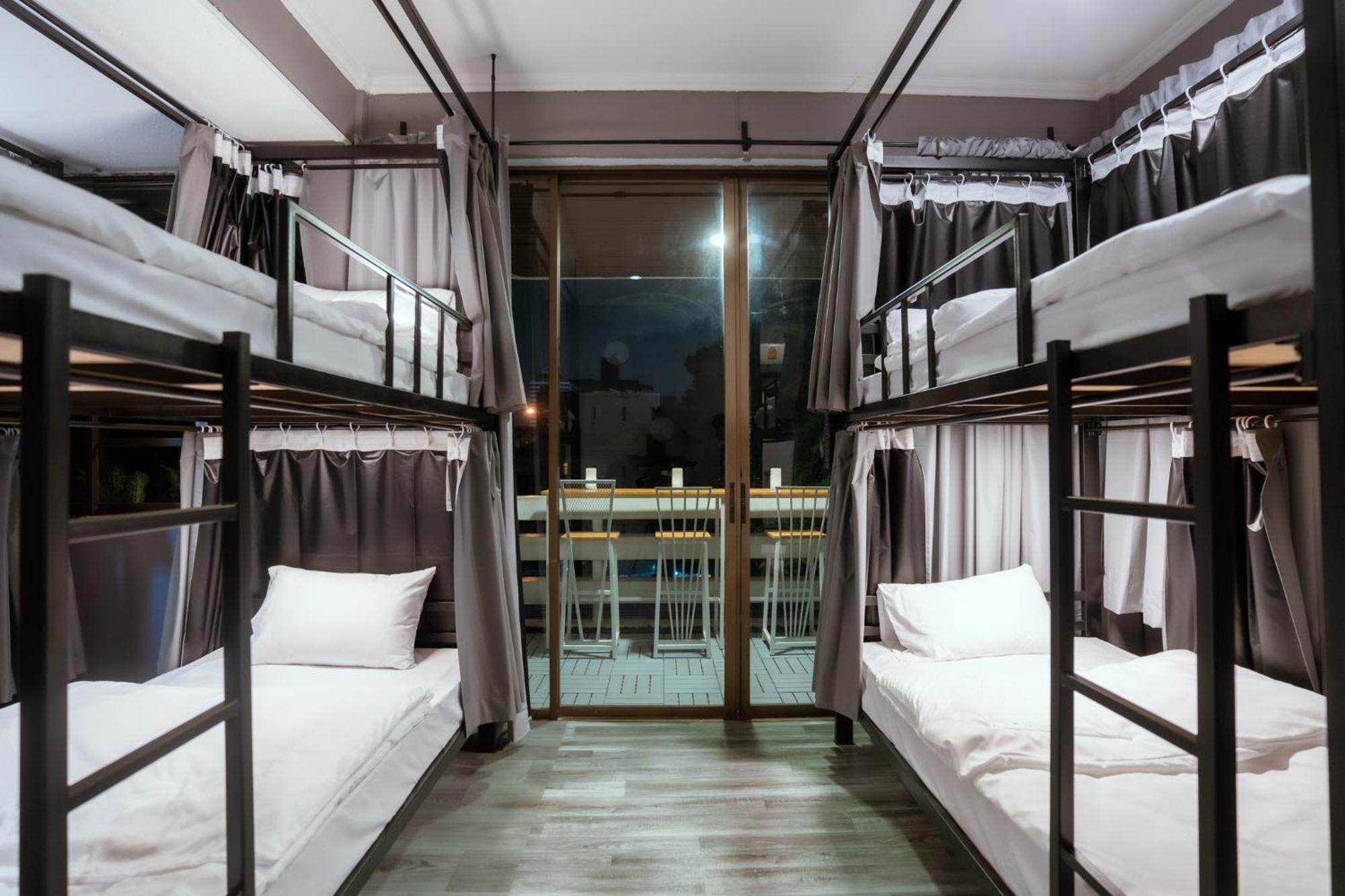 420 Hostel - Ekkamai Buds & Beds Бангкок Экстерьер фото