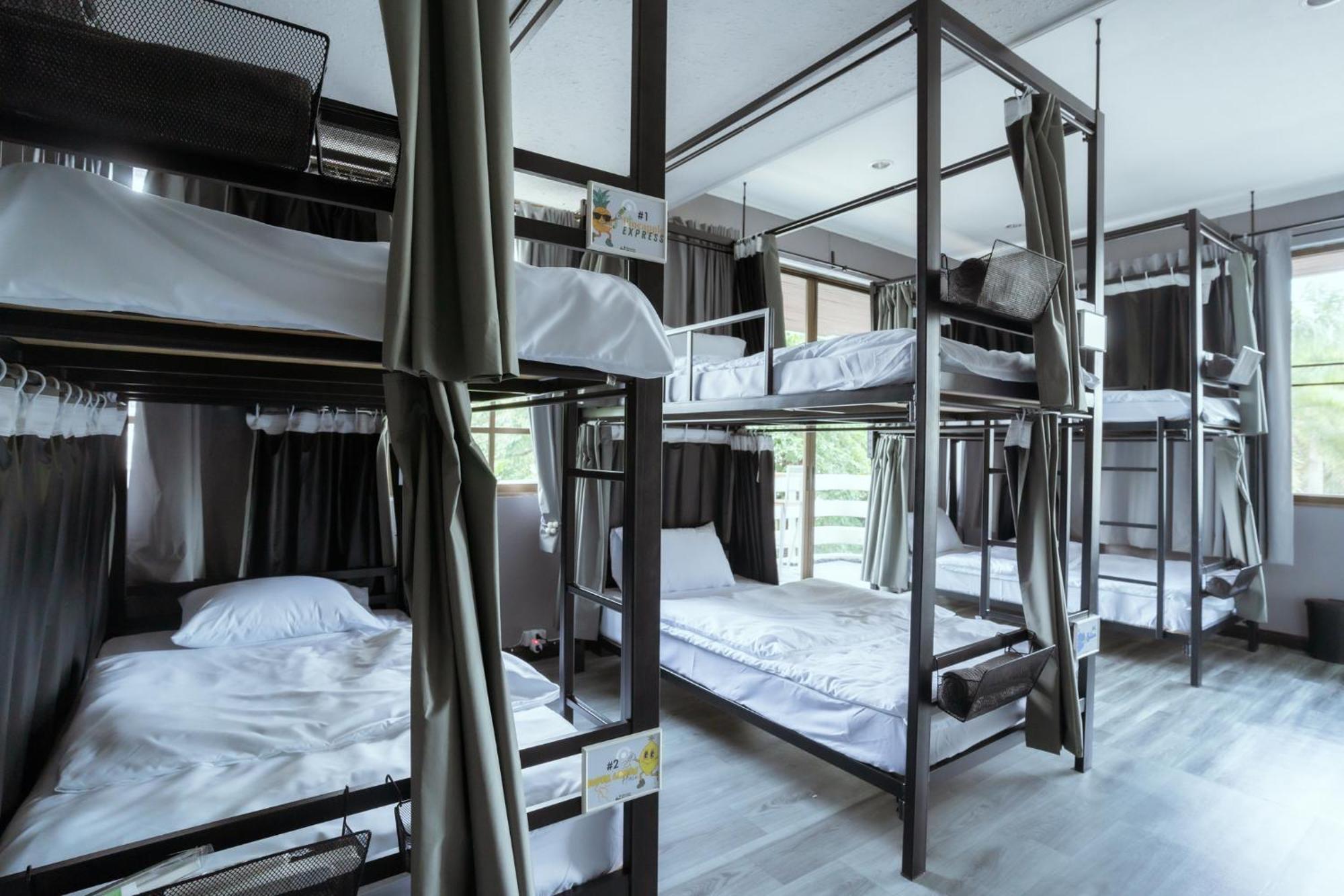 420 Hostel - Ekkamai Buds & Beds Бангкок Экстерьер фото