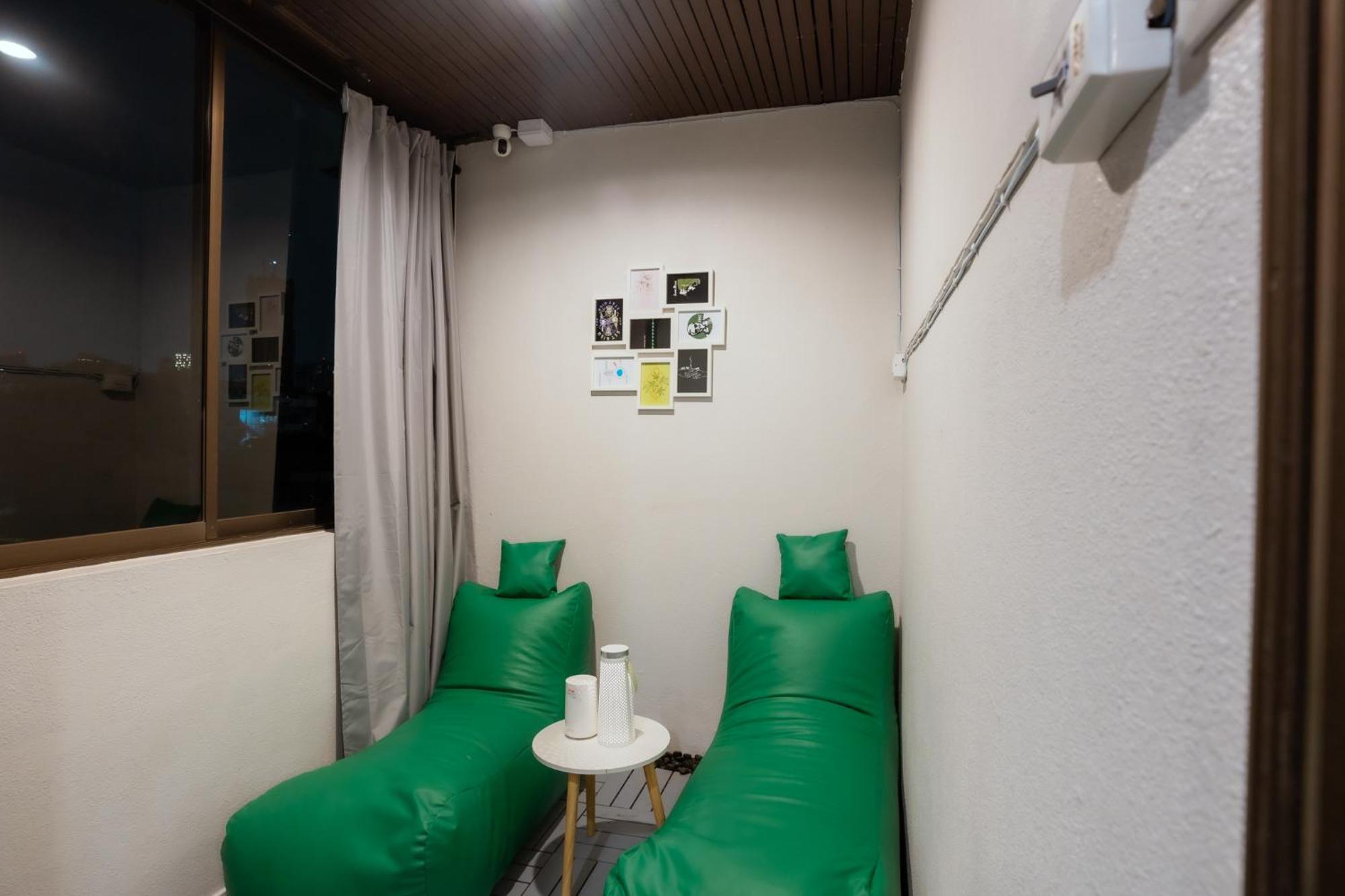 420 Hostel - Ekkamai Buds & Beds Бангкок Экстерьер фото