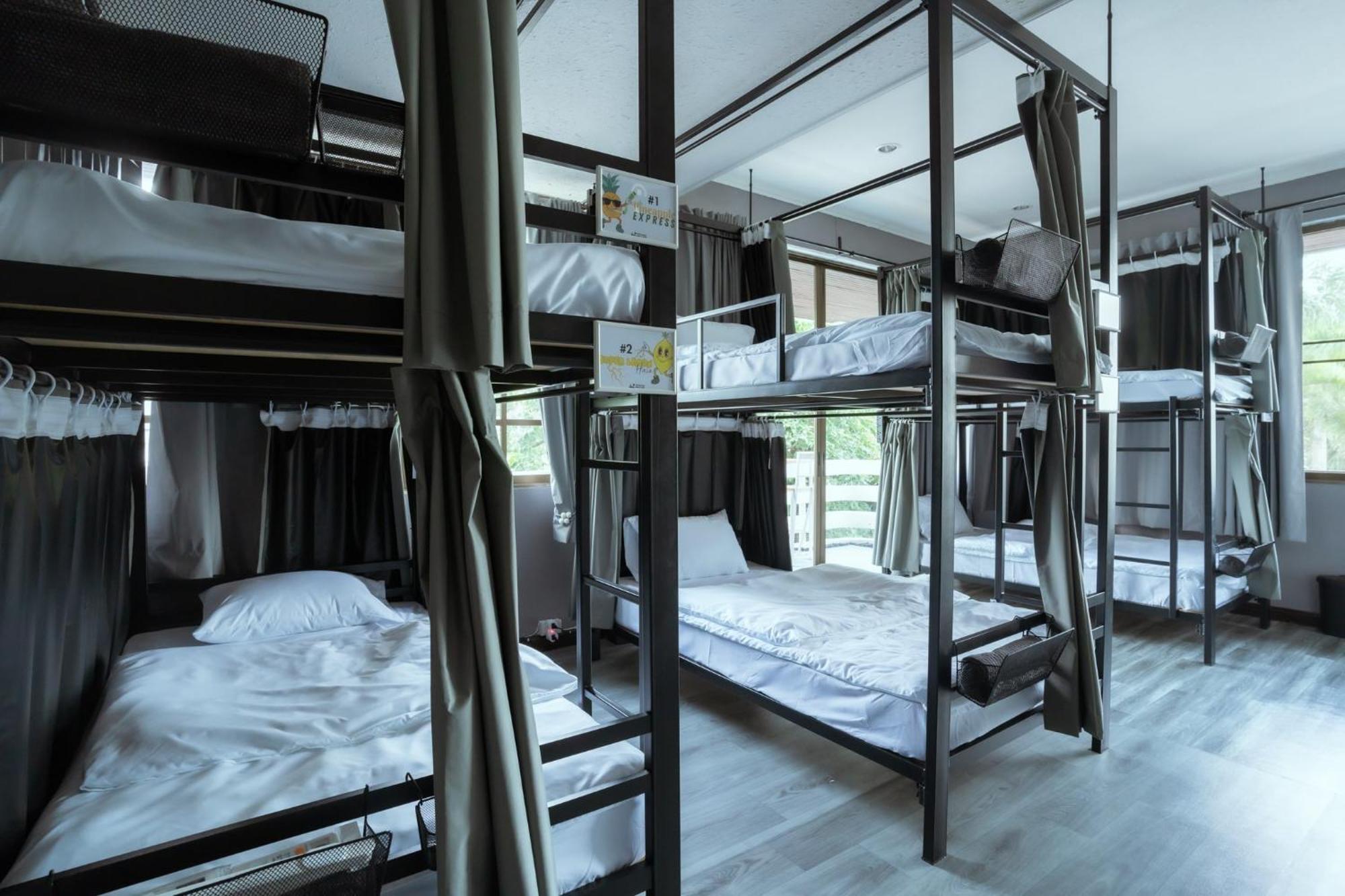 420 Hostel - Ekkamai Buds & Beds Бангкок Экстерьер фото