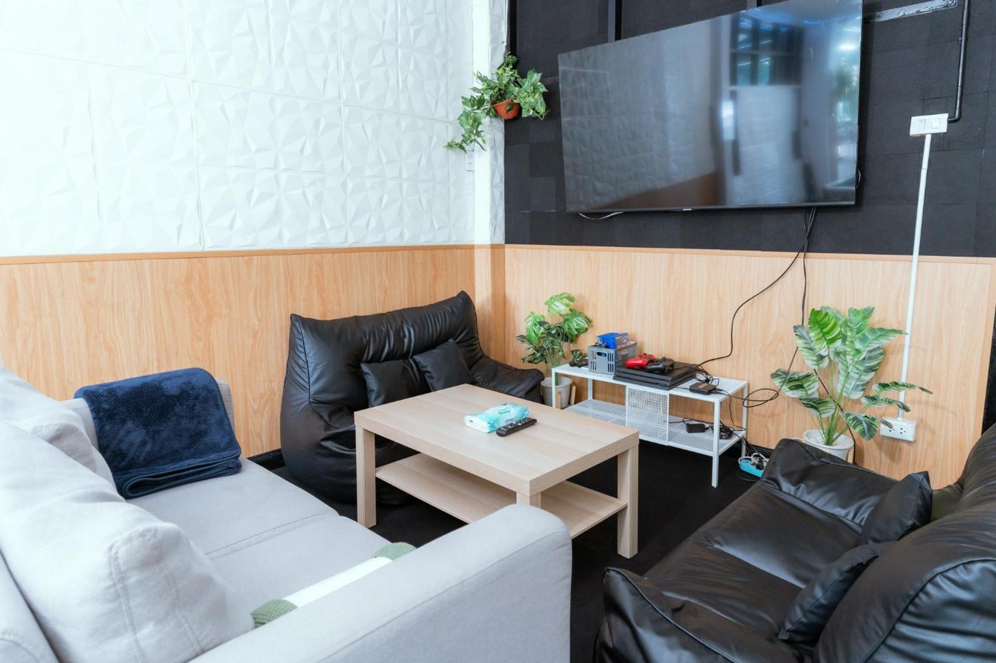 420 Hostel - Ekkamai Buds & Beds Бангкок Экстерьер фото