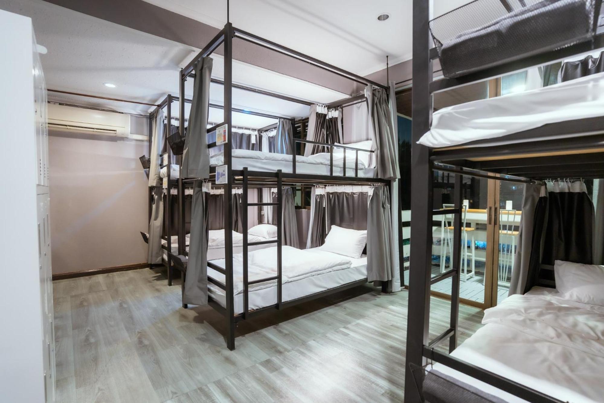 420 Hostel - Ekkamai Buds & Beds Бангкок Экстерьер фото