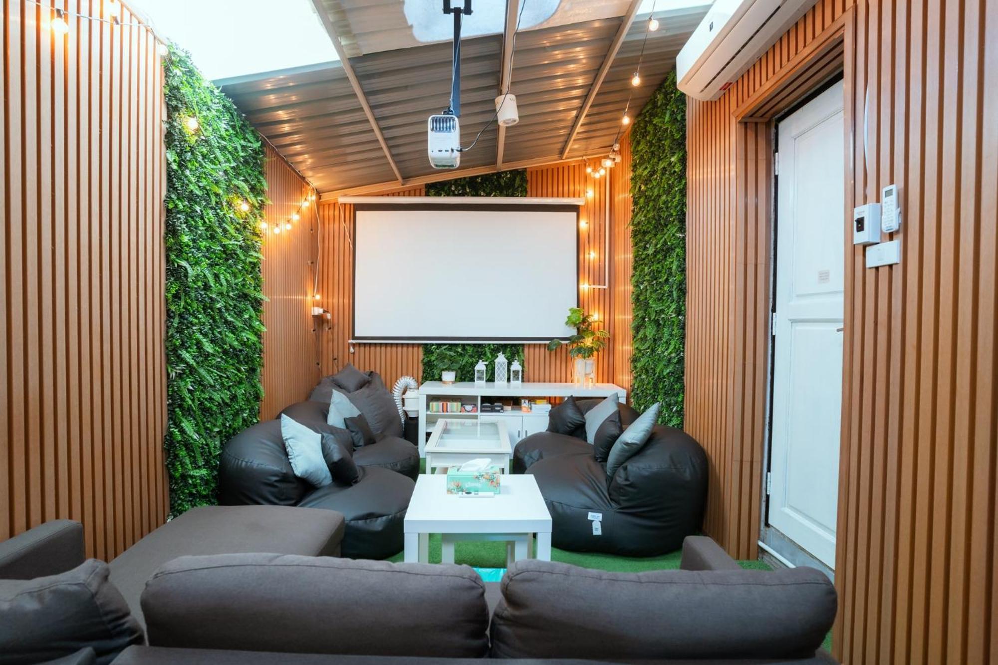 420 Hostel - Ekkamai Buds & Beds Бангкок Экстерьер фото