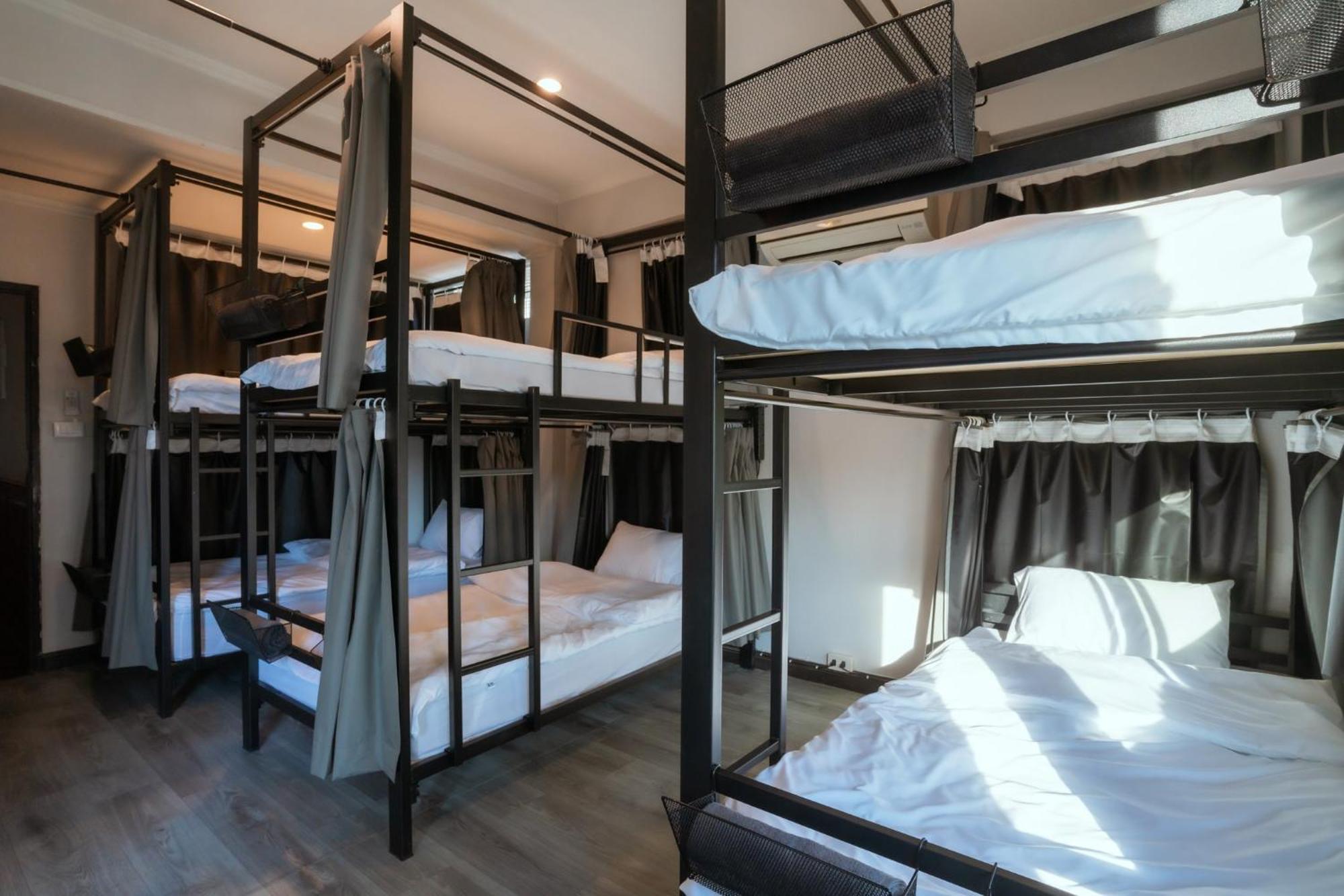 420 Hostel - Ekkamai Buds & Beds Бангкок Экстерьер фото